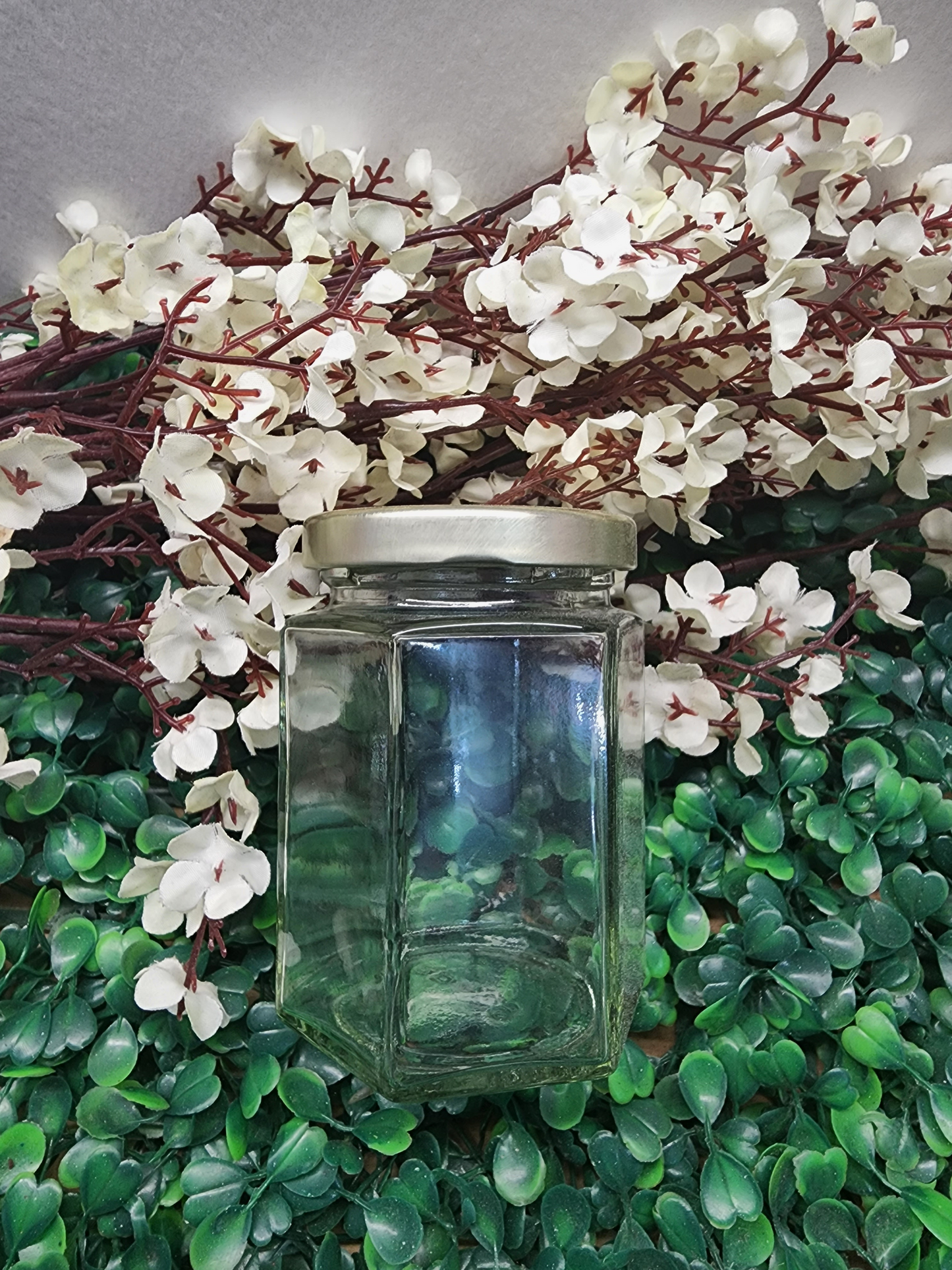 Envase Hexagonal 6oz con Tapa Dorada
